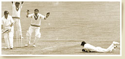 Eknath Solkar taking the catch of Keith