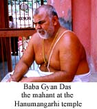 Bana Gyan Das the mahant at the Hanumangarhi temple