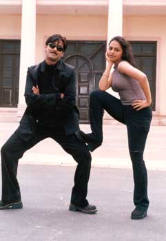 Tarun and Richa in Nuvve Kavali