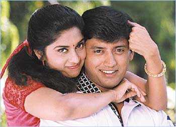 Shalini and Prashant in Piriyaadha Varam Vendum