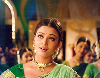 Aishwarya Rai in Kandukondain...