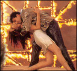 Akshay Kumar and Bipasha Basu in Aankhen