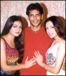 Milind Soman poses with a Hena and Swati who star in Pyar Ki Dhun 