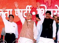 Rane, Vajpayee & Munde at the rally